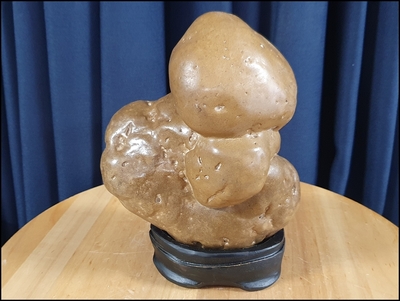 특이하게 생긴 까퉁석      저-42